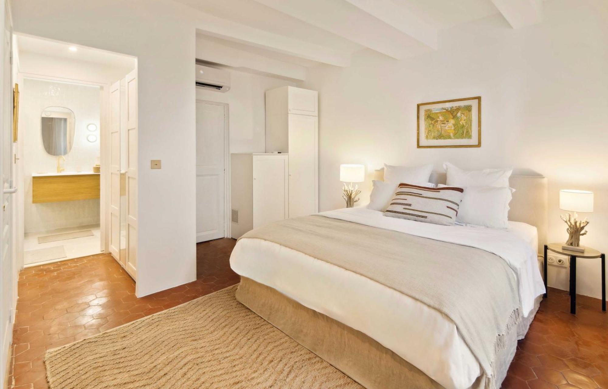 Charming - Ac 2br- 4p - *